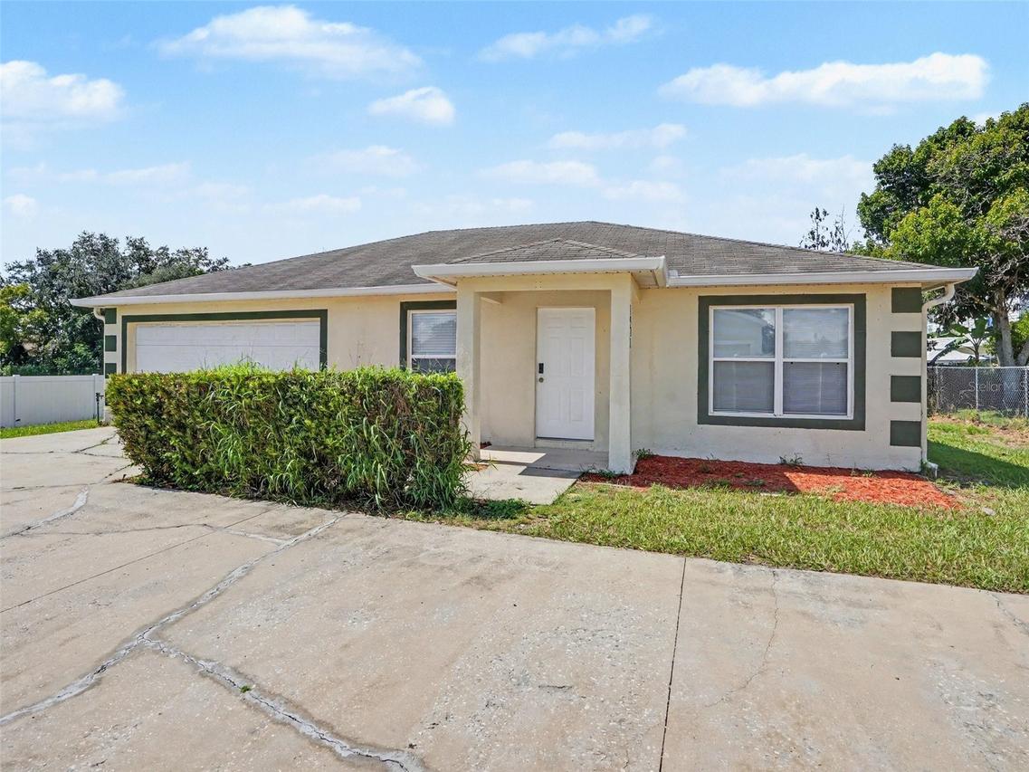 1921 Manatee Dr., Kissimmee, FL 34759