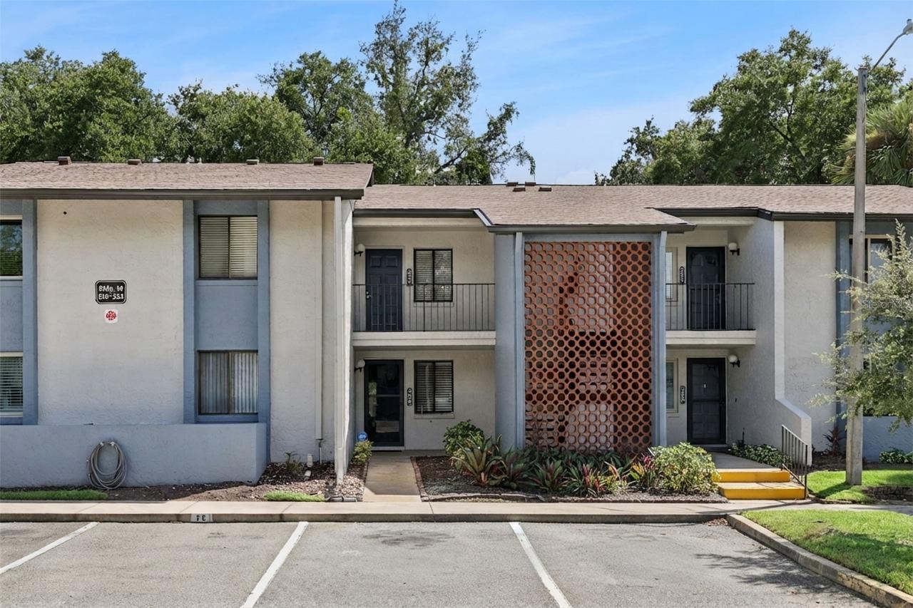 16 Escondido Cir. #221, Altamonte Springs, FL 32701