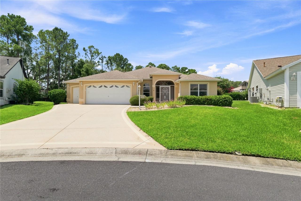1304 De La Garza Pl., The Villages, FL 32162