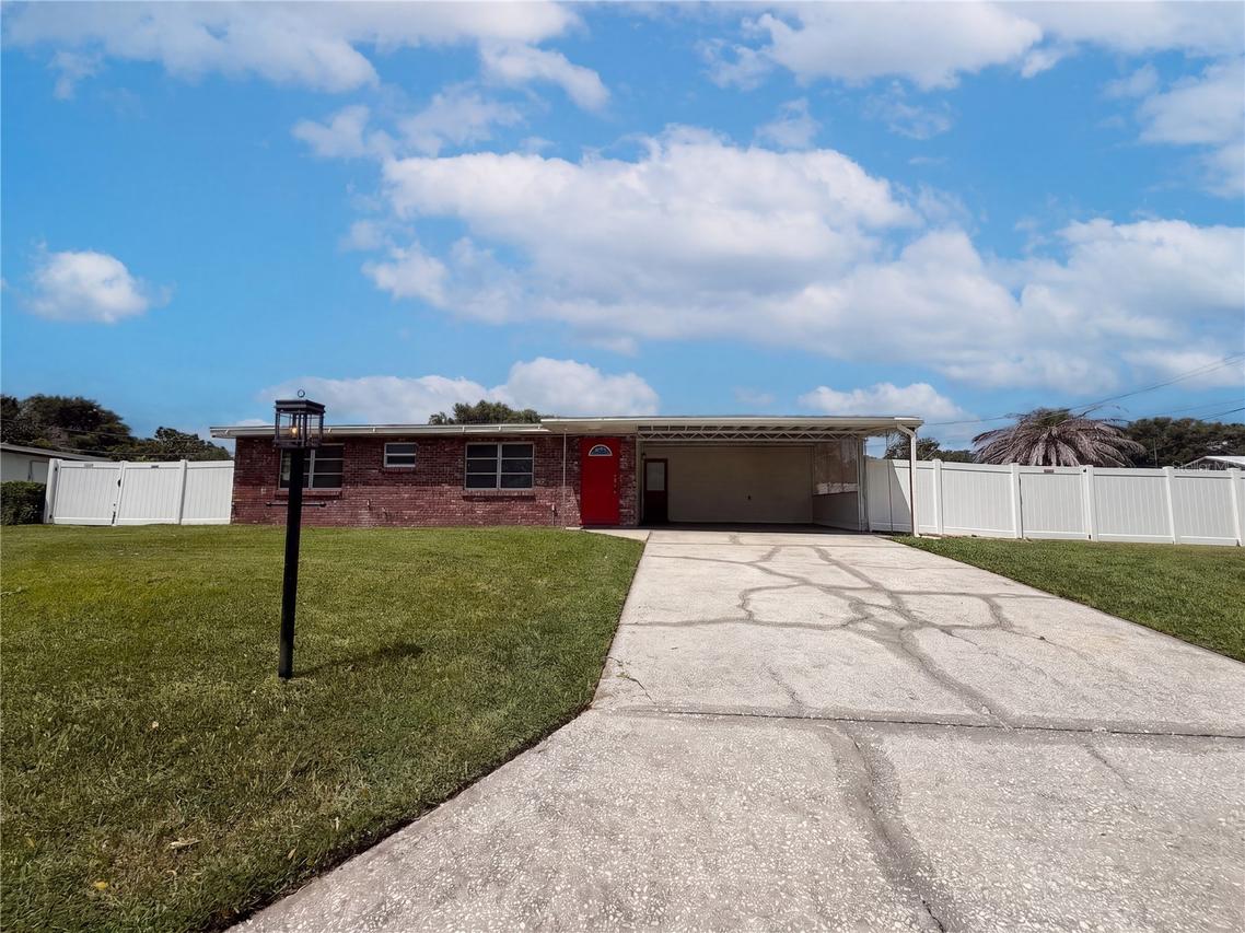 119 Lantern Ln., Winter Haven, FL 33884