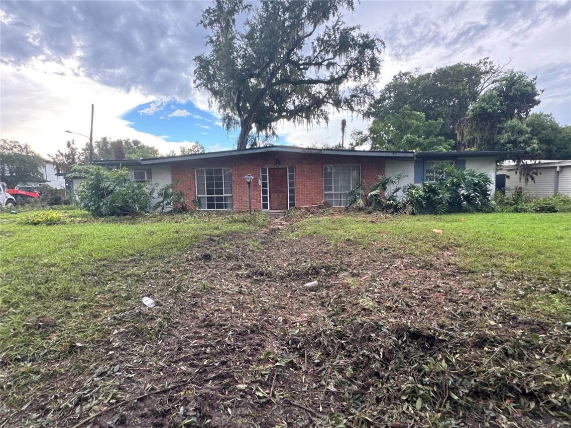 418 Lynwell Dr., Orlando, FL 32809