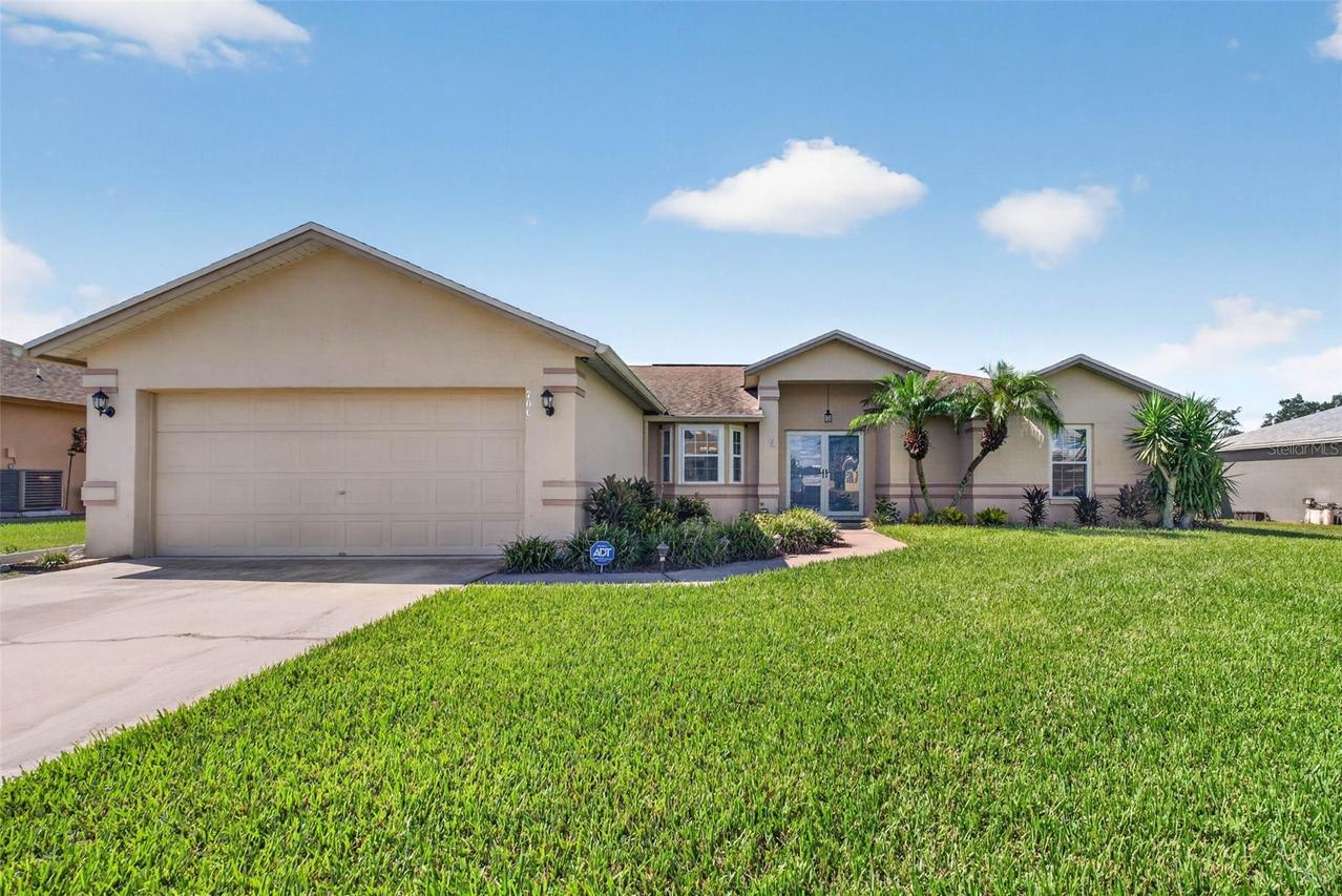 706 Highland Crest Loop, Lake Wales, FL 33853