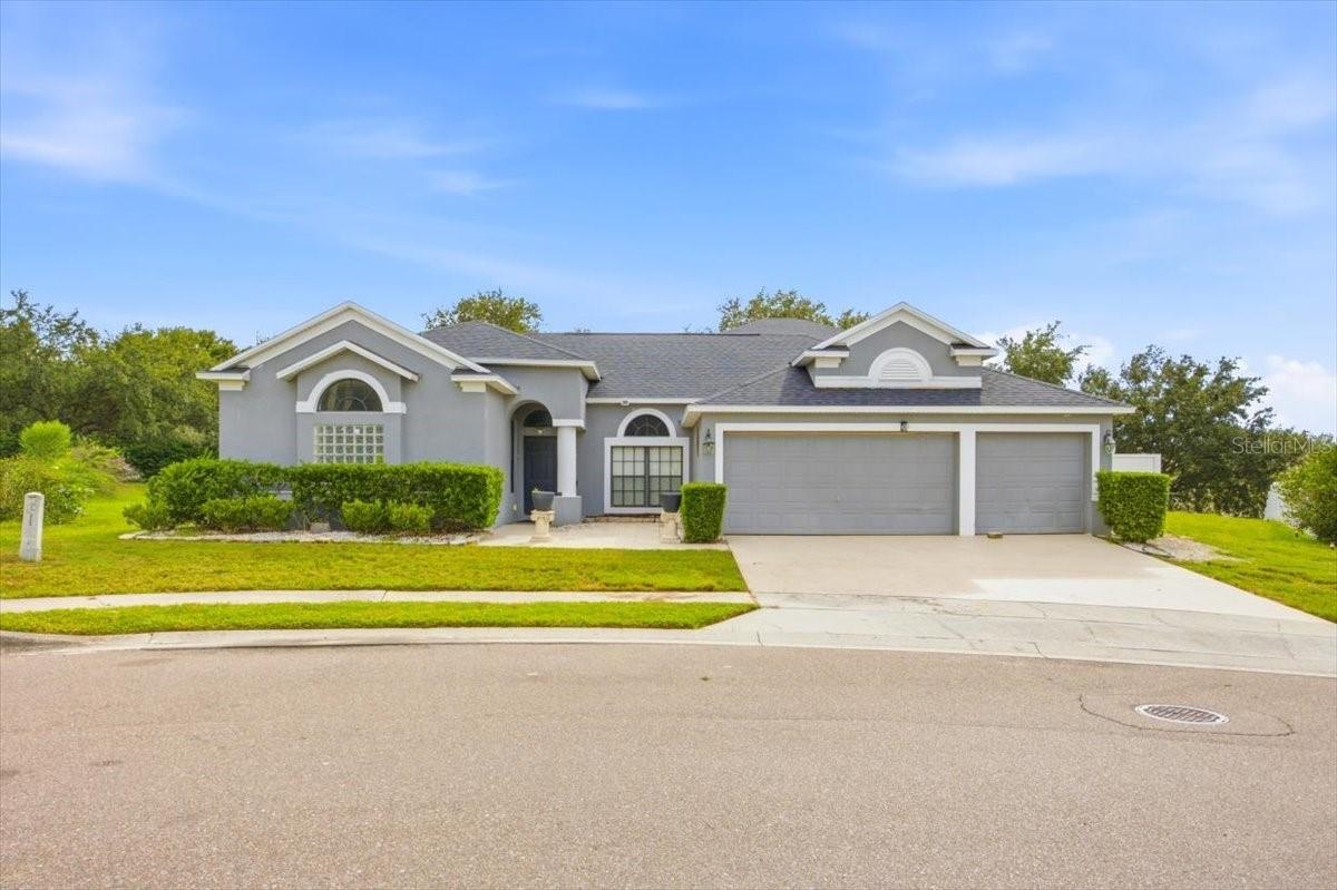 928 Coventry Rd., Davenport, FL 33897
