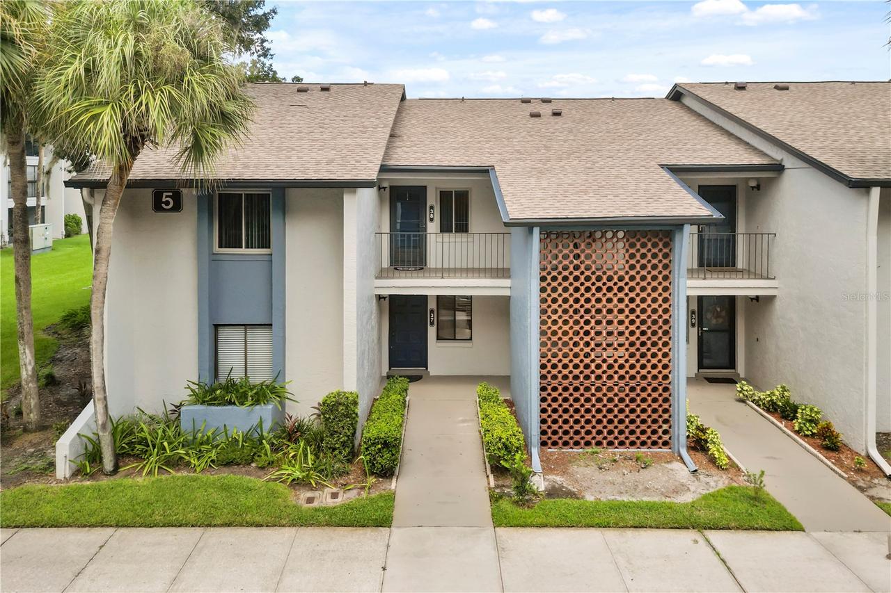 5 Escondido Cir. #37, Altamonte Springs, FL 32701