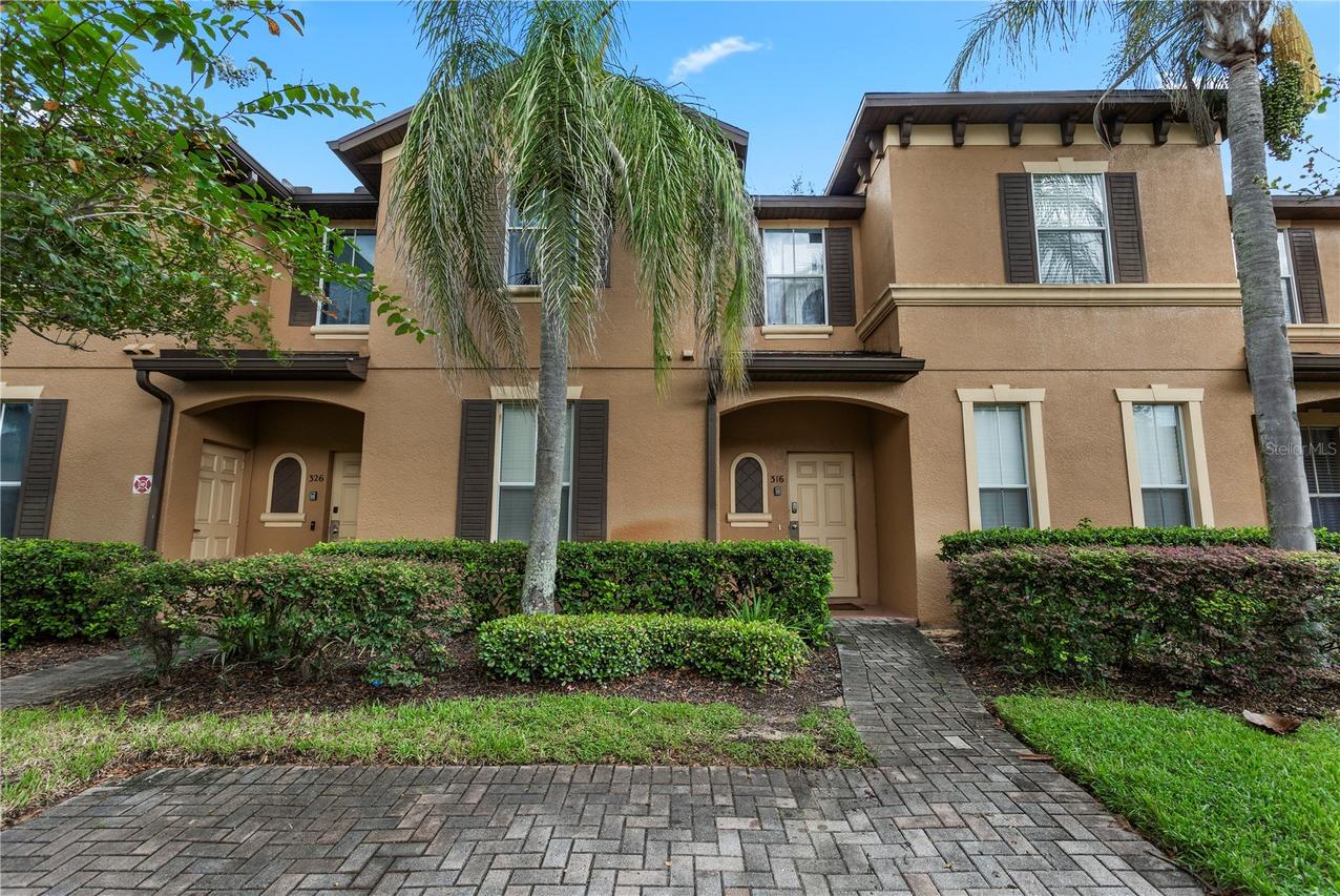316 Cambria Ave., Davenport, FL 33897