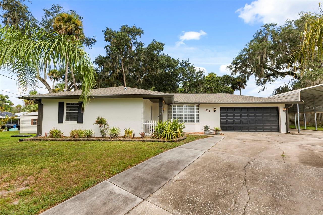 121 Oak Ridge Ave., Edgewater, FL 32132