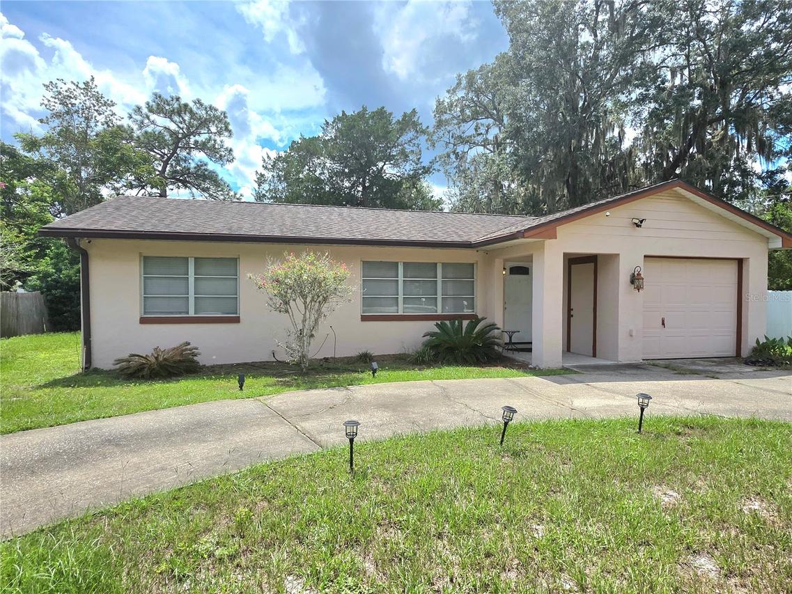 153 E Highbanks Rd., Debary, FL 32713