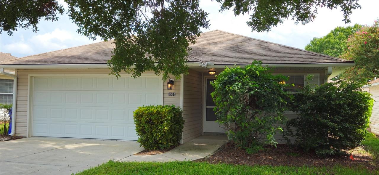 1568 Grove Ct., Tavares, FL 32778