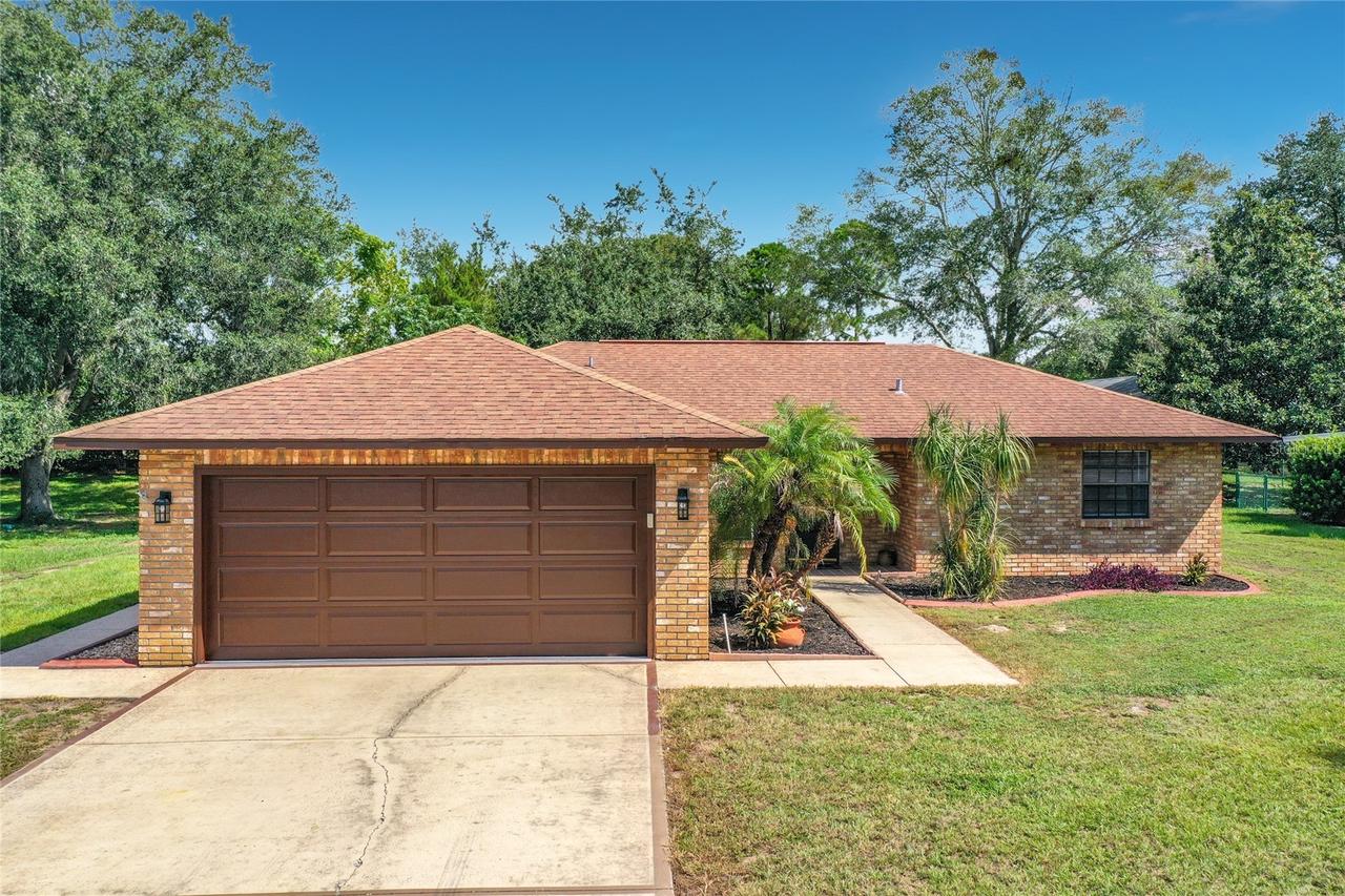 12505 Wedgefield Dr., Grand Island, FL 32735