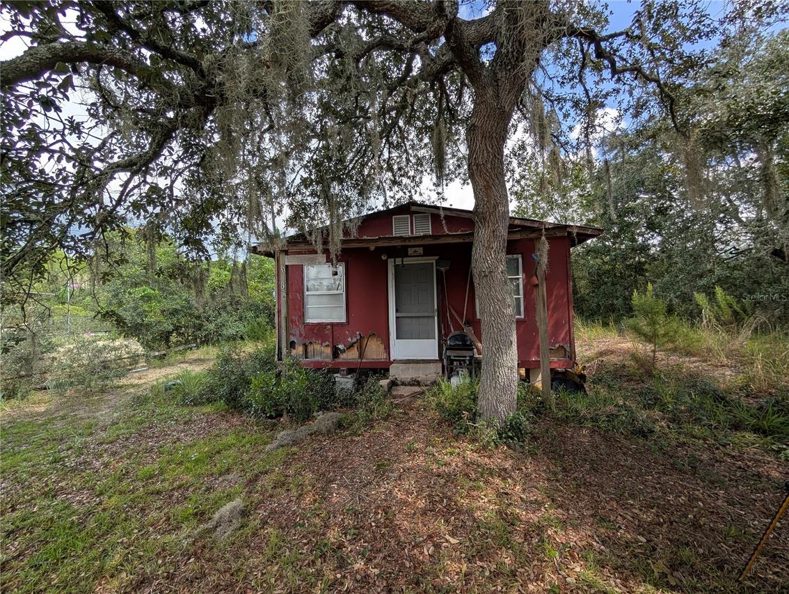 20683 SE 140th St., Umatilla, FL 32784
