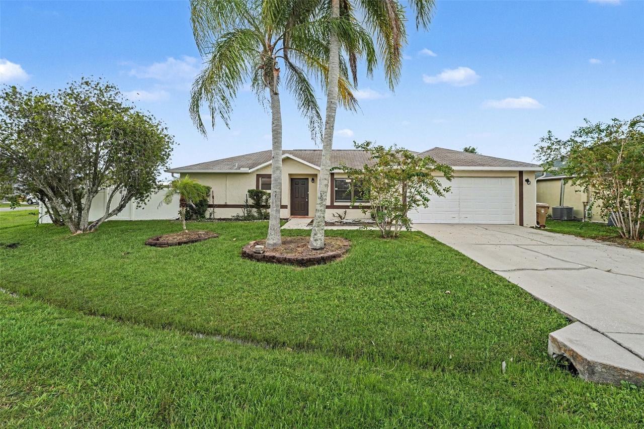 32 York Ct., Kissimmee, FL 34758