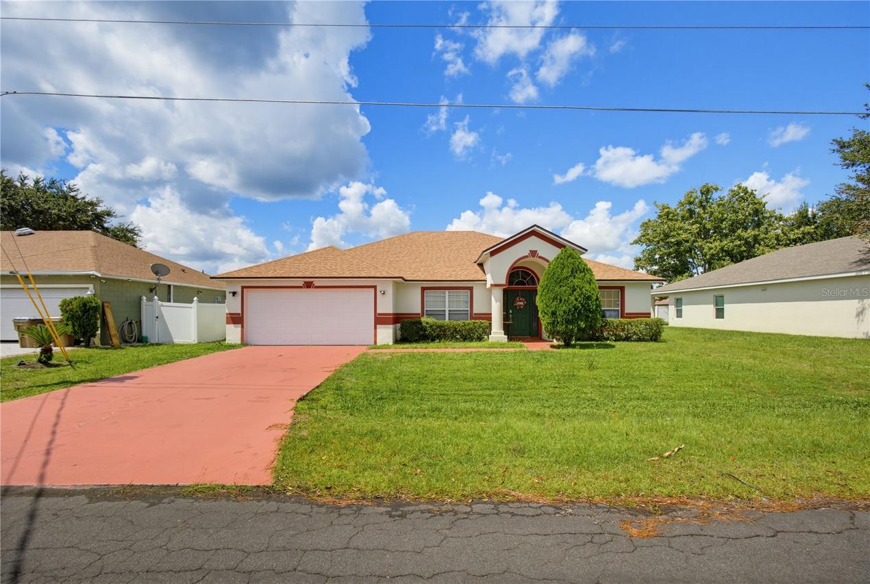 672 Basingstoke Ct., Kissimmee, FL 34758