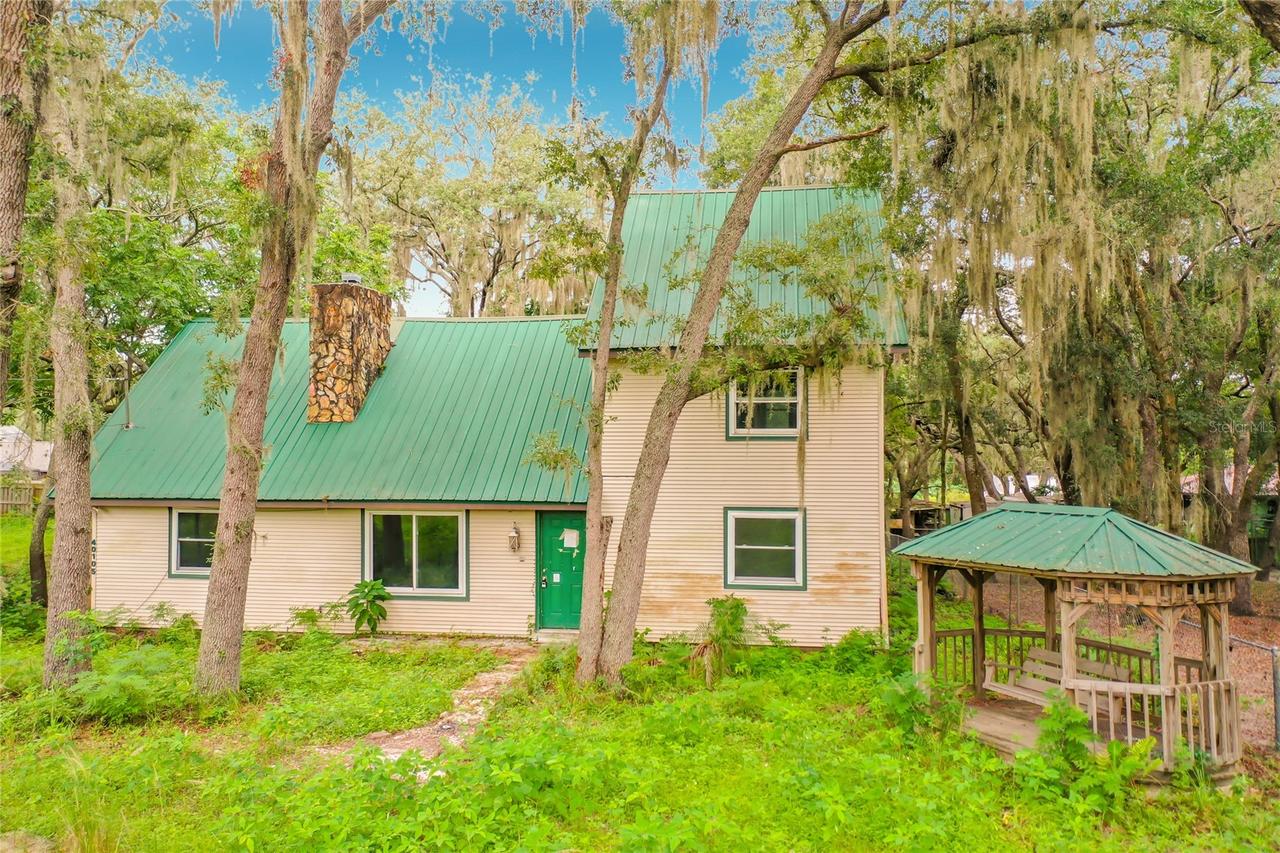 40105 Palm St., Lady Lake, FL 32159