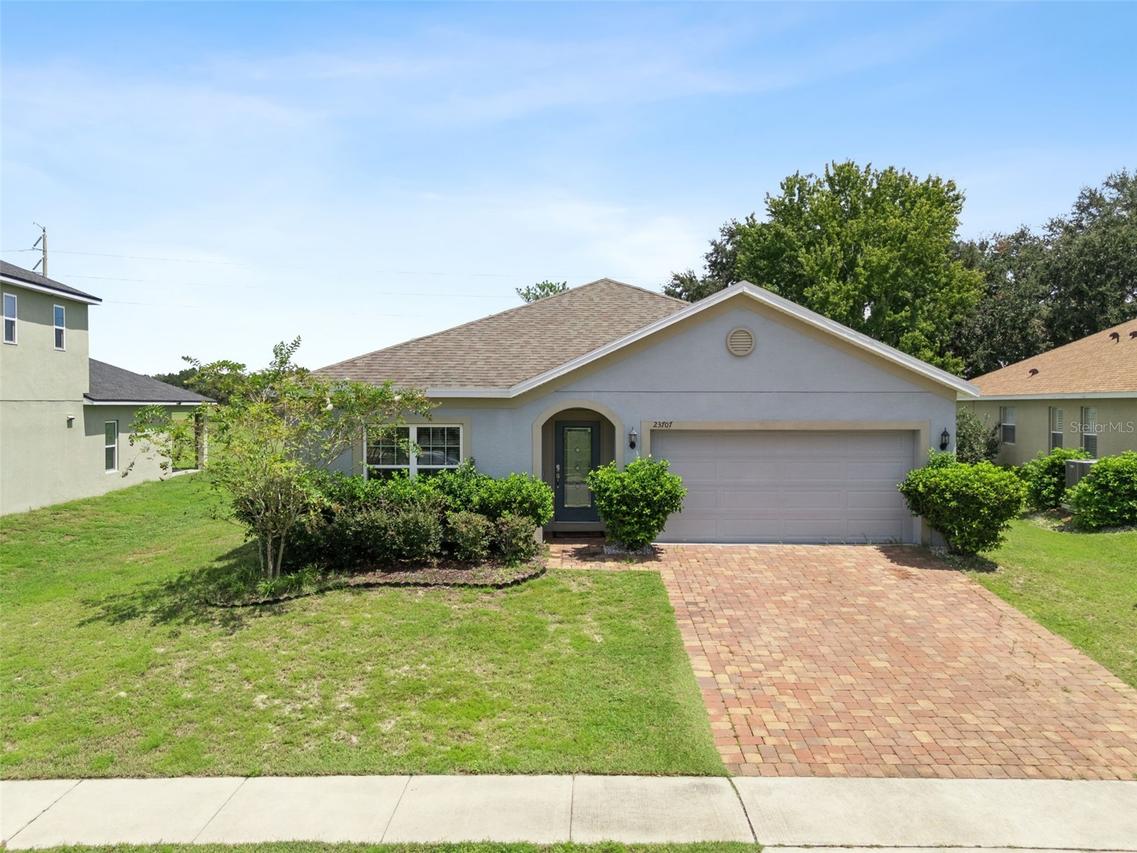 23707 Companero Dr., Sorrento, FL 32776