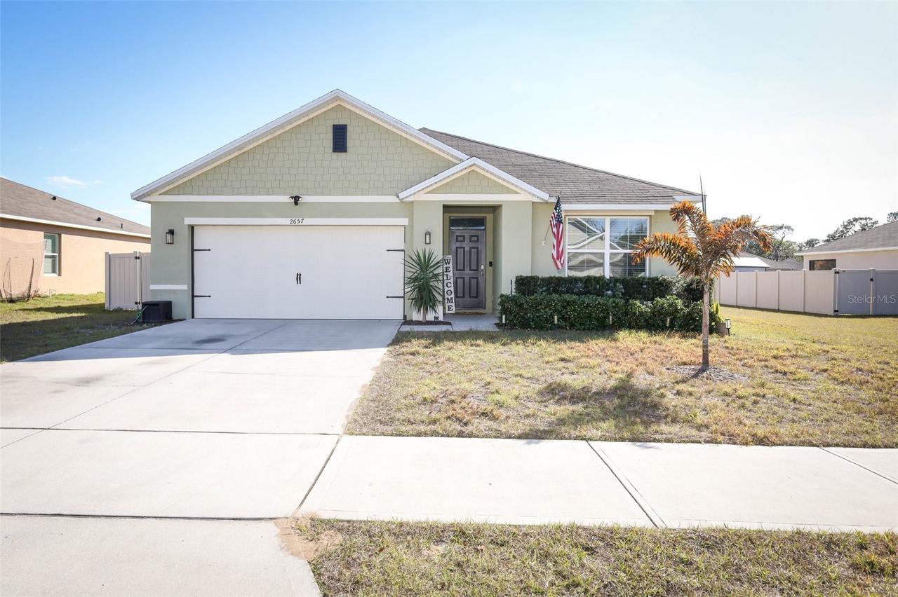 2657 Grand Central Ave, Tavares, FL 32778