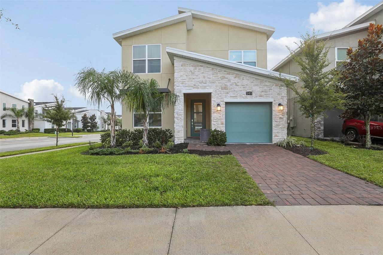 949 Leader St., Davenport, FL 33896