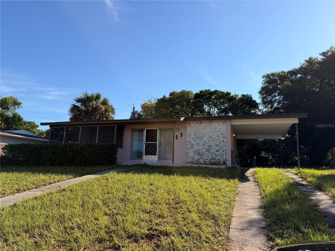 1077 Whitewood Dr., Deltona, FL 32725