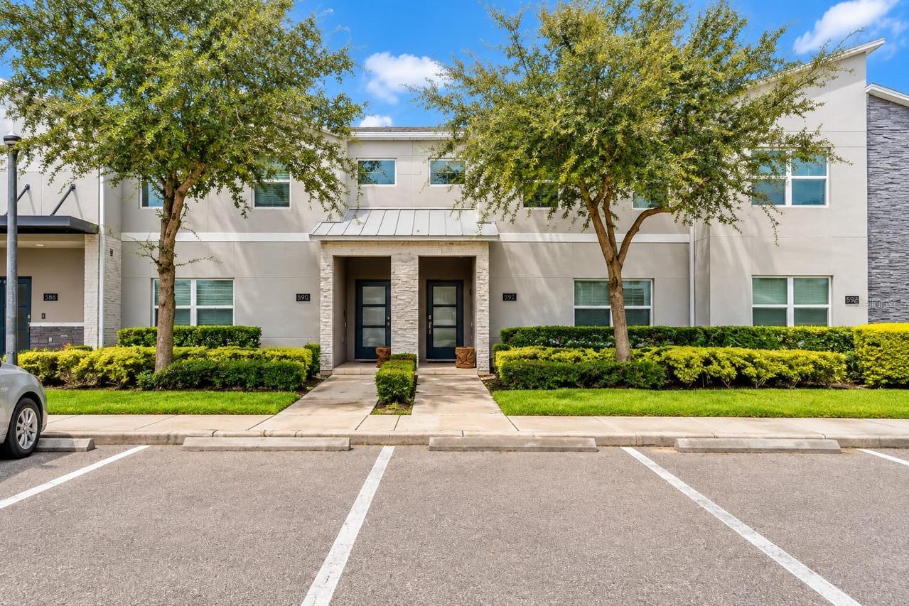 590 Pebble Beach Dr., Davenport, FL 33896