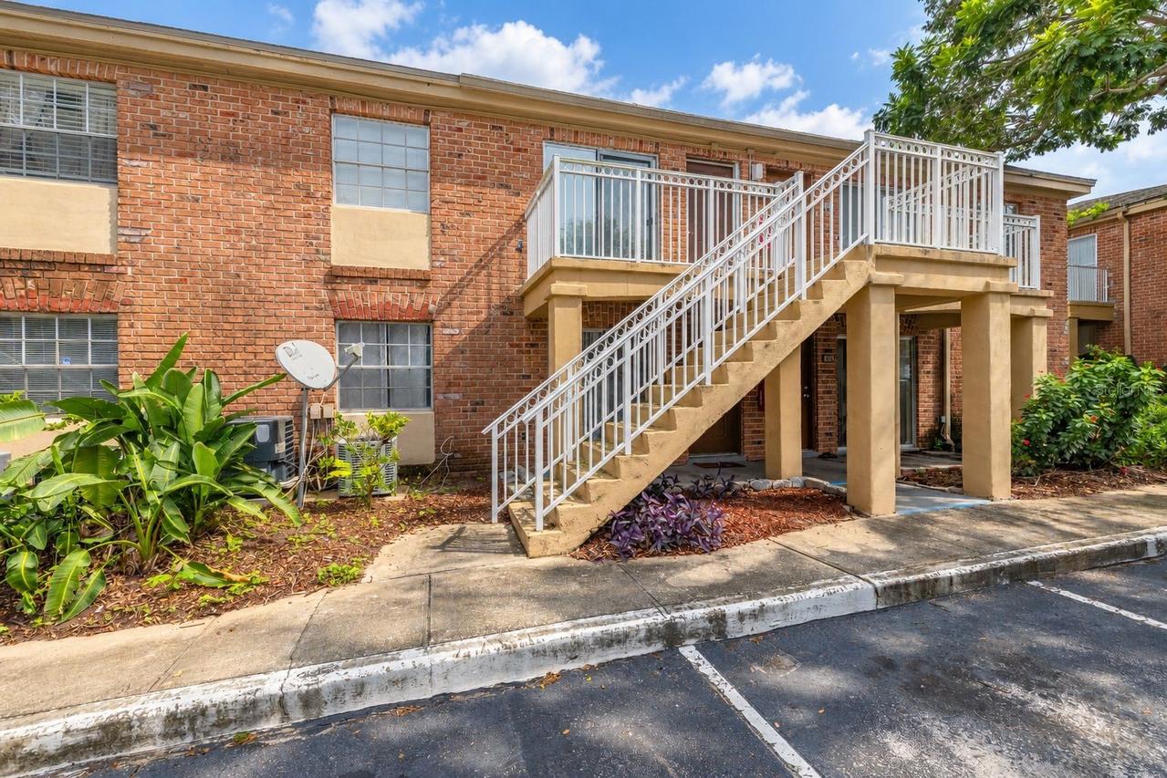 484 Banyon Tree Cir. #100, Maitland, FL 32751