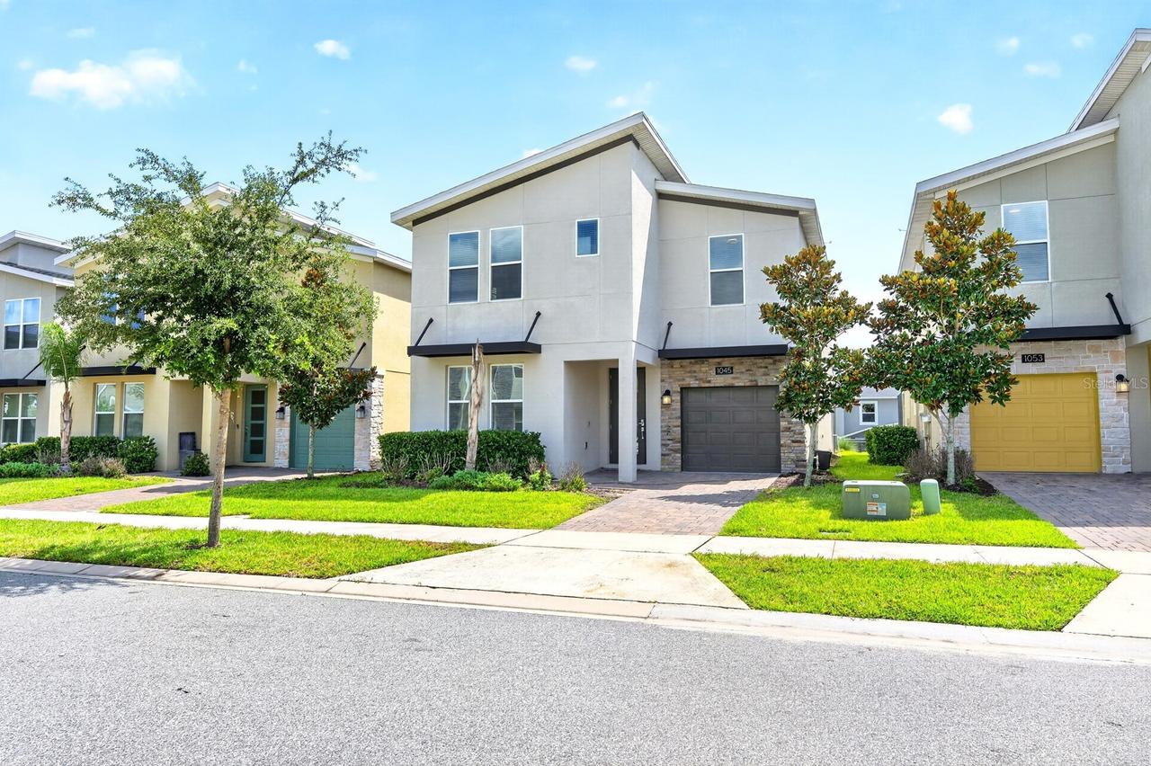 1045 Leader St., Davenport, FL 33896