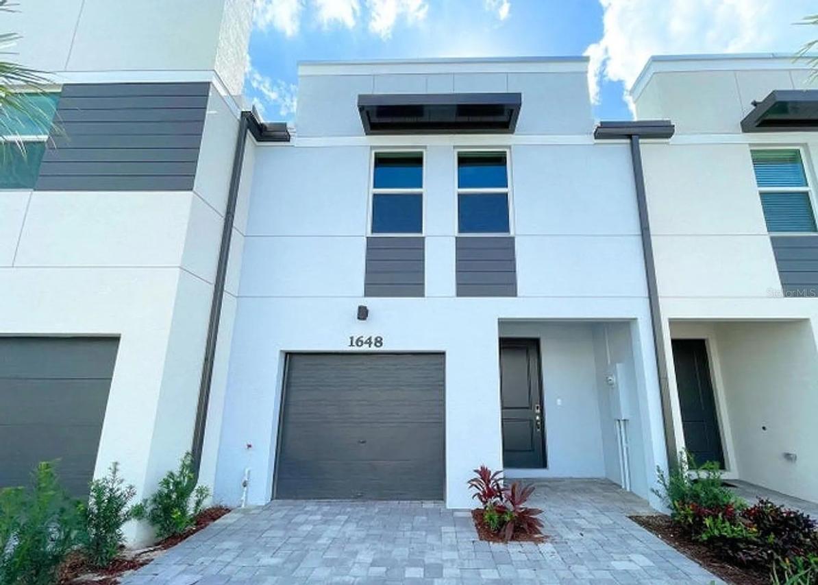 1648 Lindley St., West Palm Beach, FL 33407