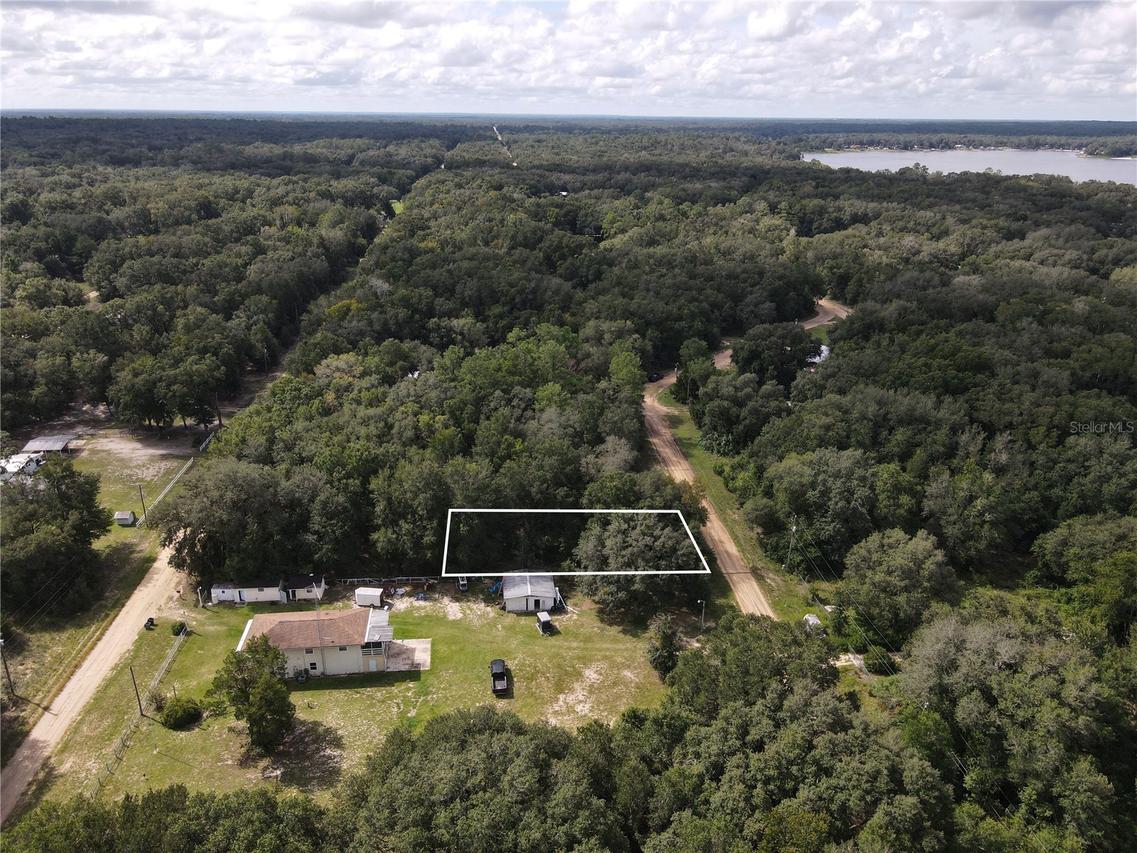 104 Gunner Ave Ave., Interlachen, FL 32148