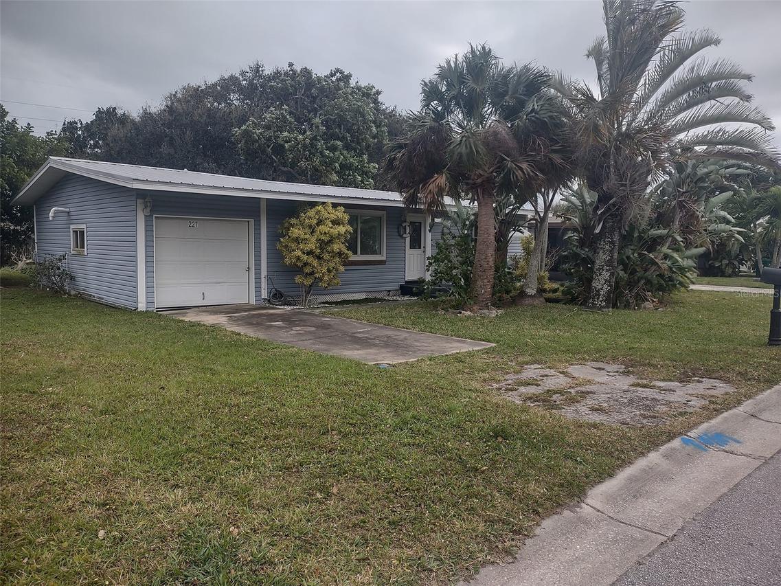 227 Woodland Ave., Cocoa Beach, FL 32931