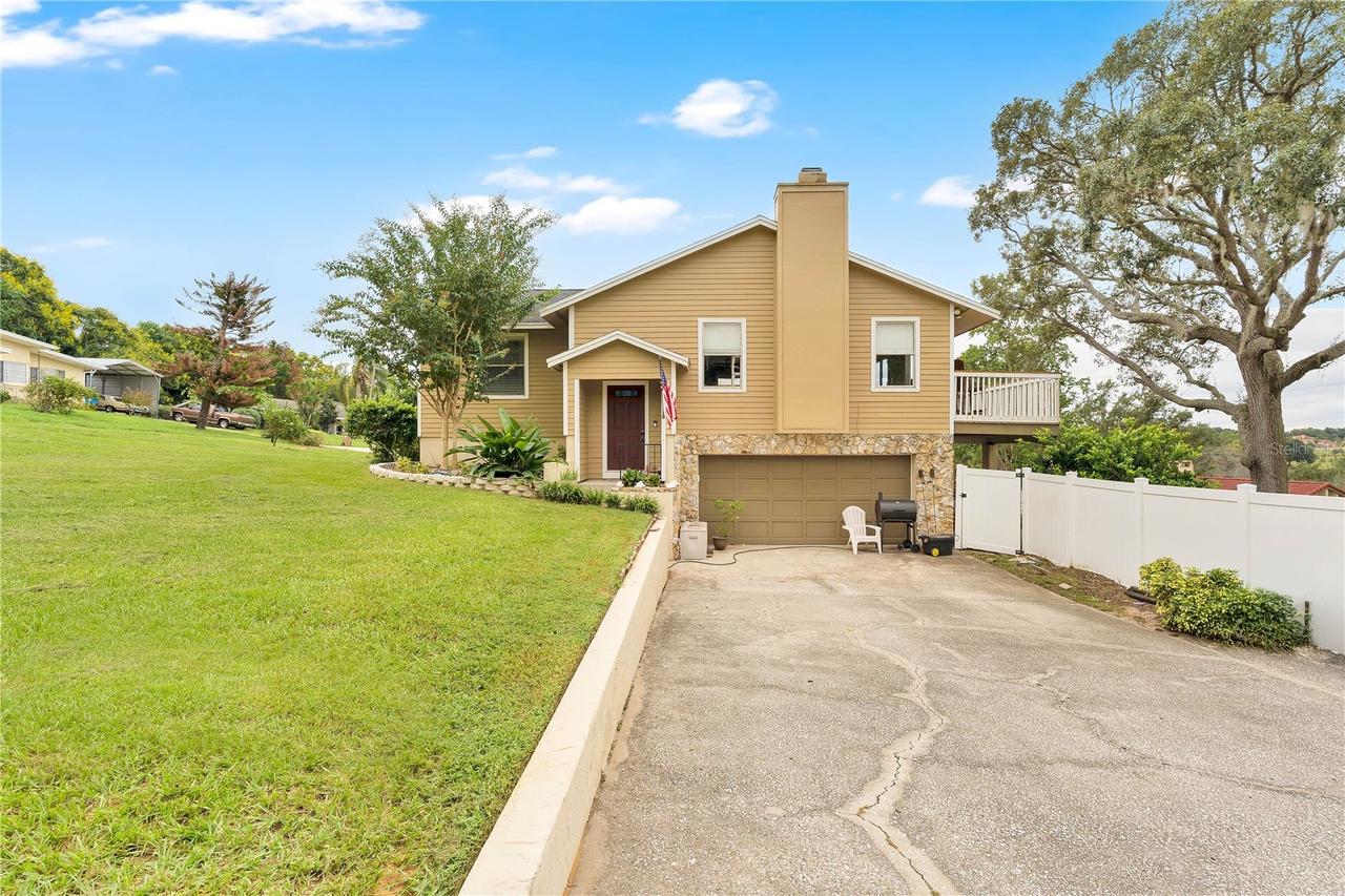 2202 Topping Pl., Eustis, FL 32726