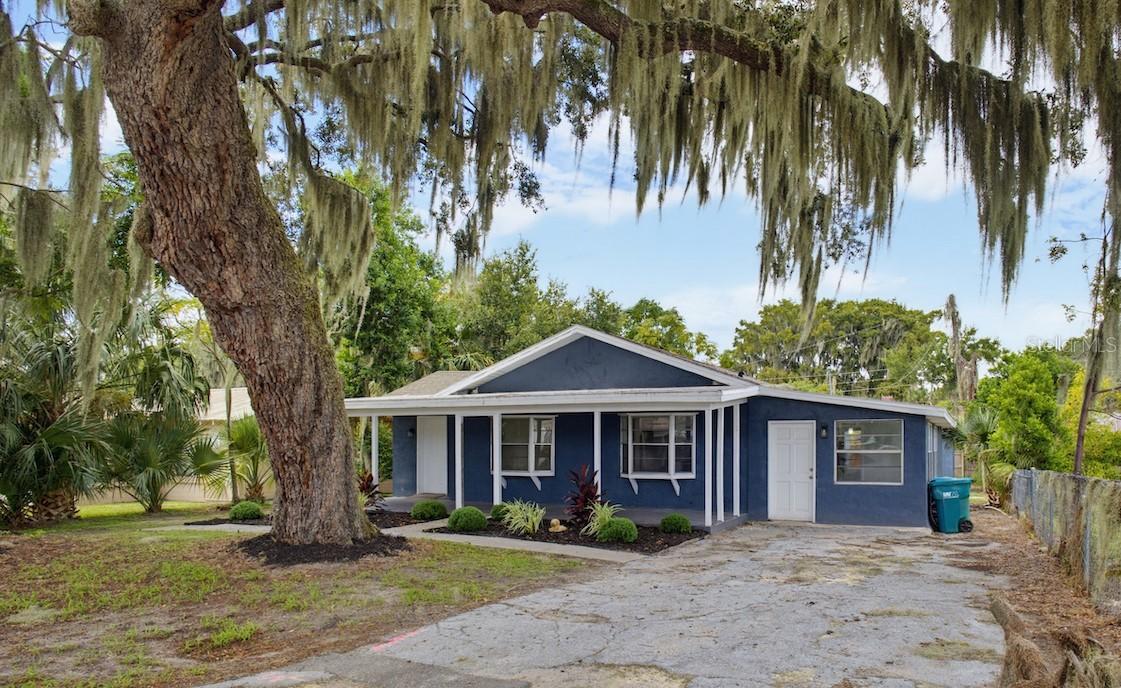 33 W Herrick Dr., Eustis, FL 32726