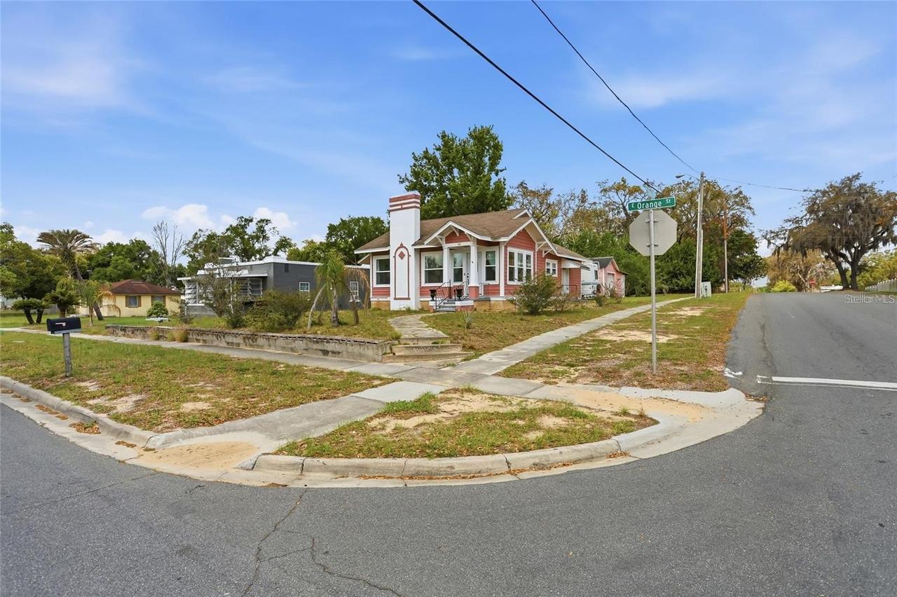 18 E Orange St., Davenport, FL 33837
