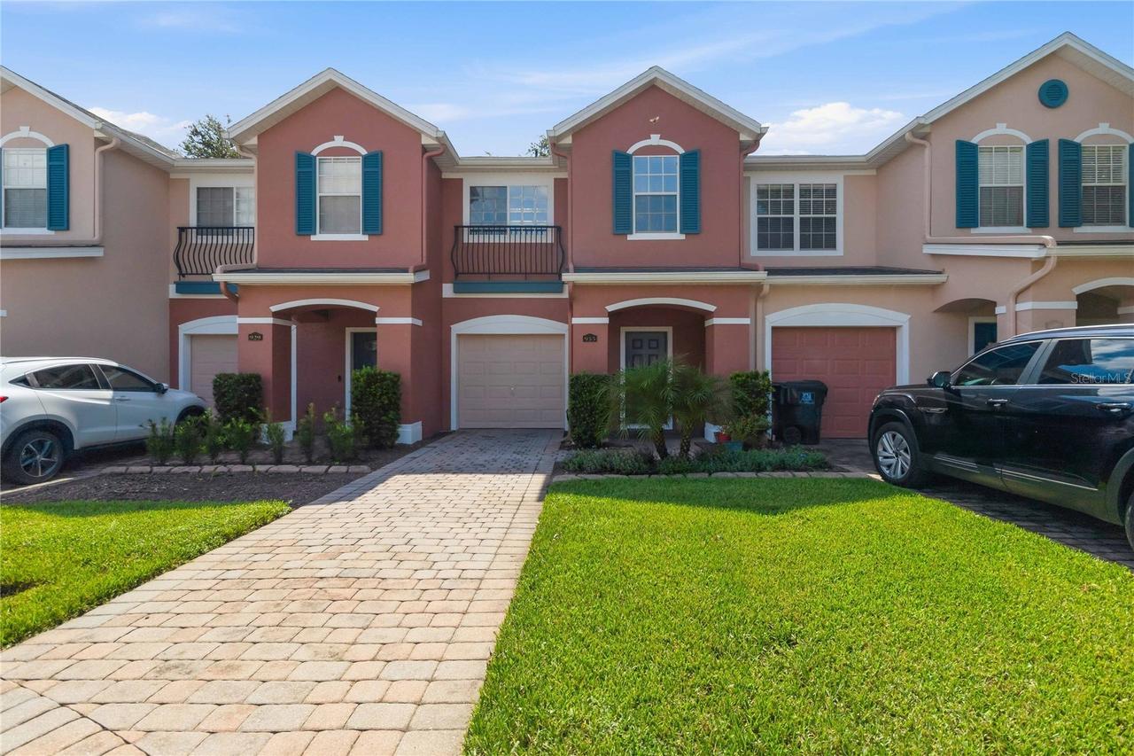 933 Pine Pointe Ln., Orlando, FL 32828