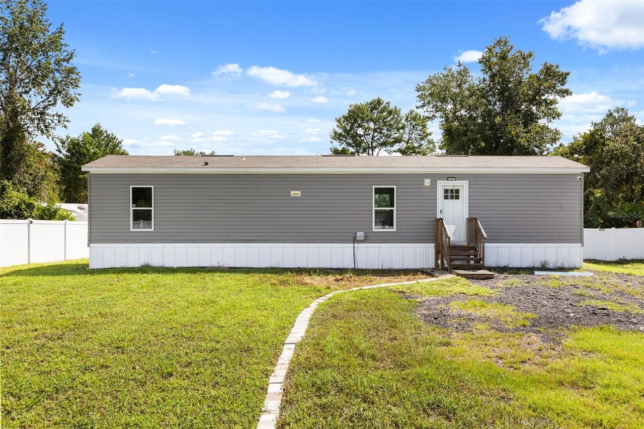 45516 Magnolia St., Paisley, FL 32767