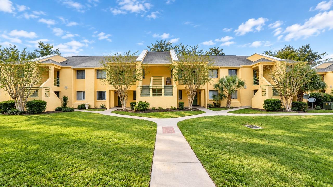4370 S Lake Orlando Pkwy. #2-8, Orlando, FL 32808