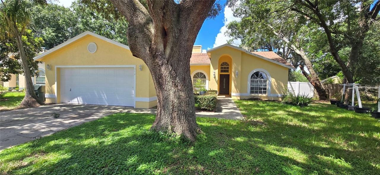 348 Vineyard Dr., Lakeland, FL 33809