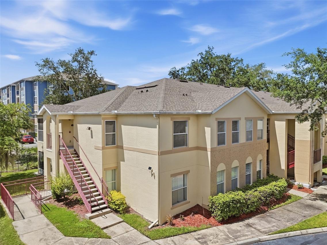 2718 Club Cortile Cir. #B, Kissimmee, FL 34746