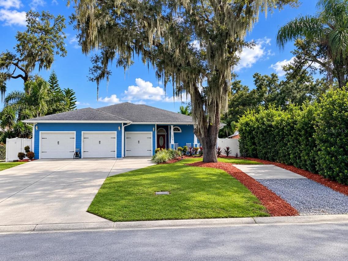 3009 W Clinton St., Tampa, FL 33614
