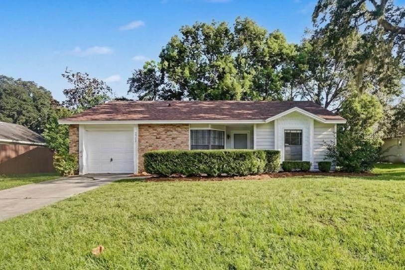 2362 Whitehorse St., Deltona, FL 32738