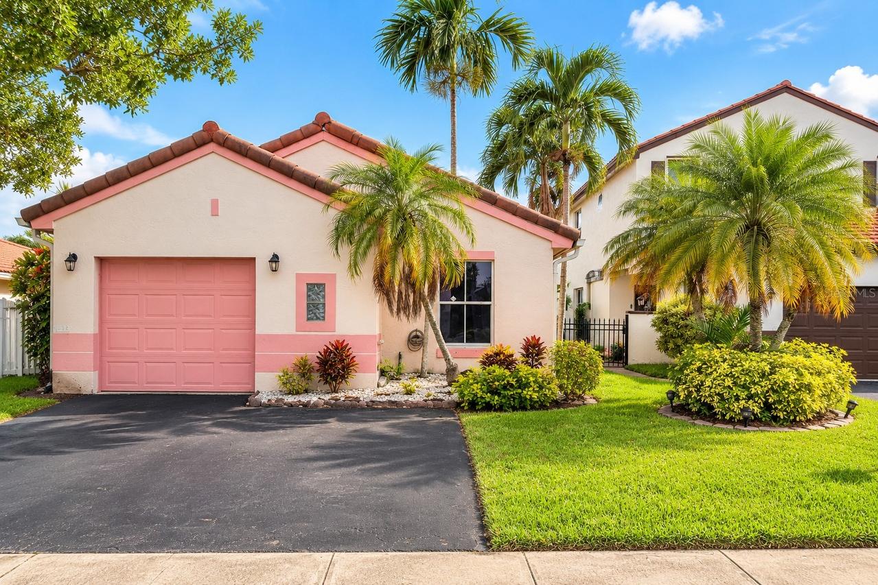 2122 NW 184th Way, Pembroke Pines, FL 33029