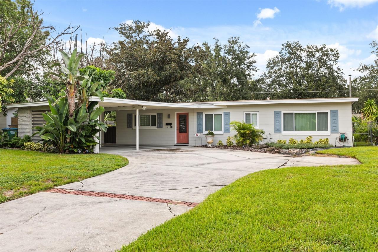 2215 Woodcrest Dr., Winter Park, FL 32792