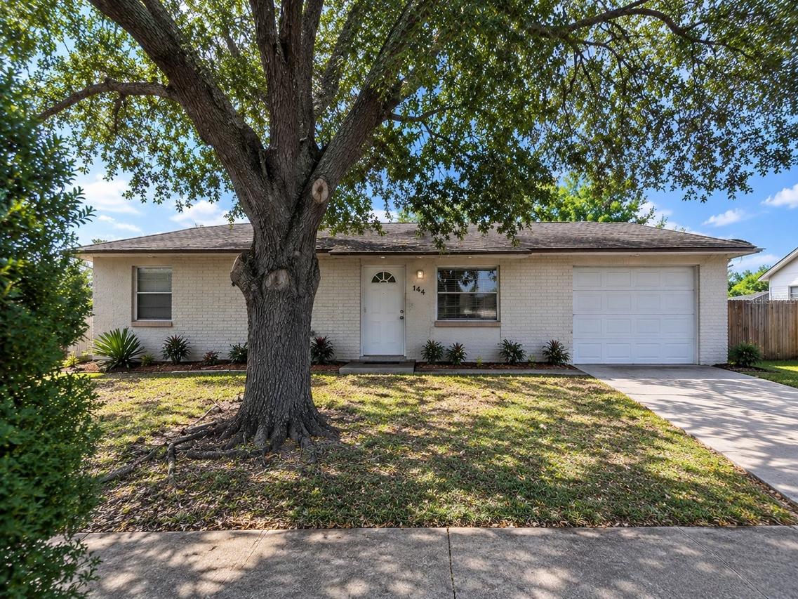 444 Lake Opal Ct., Apopka, FL 32703