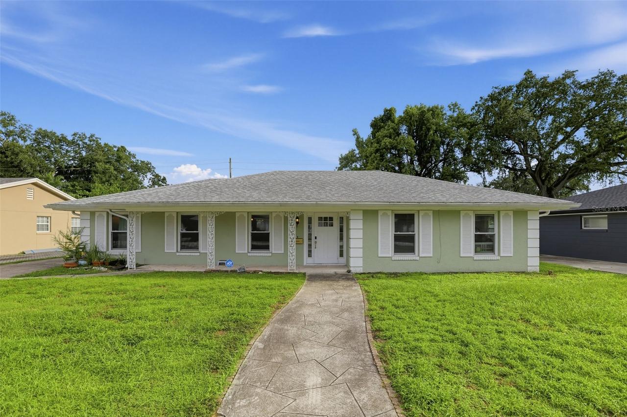 2502 Vine St., Orlando, FL 32806