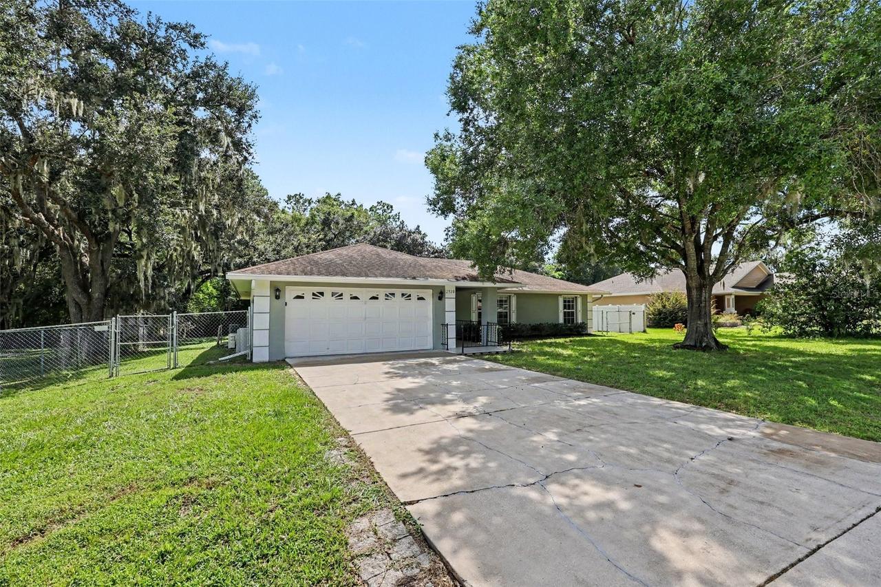 2928 Eastbrook Dr., Lakeland, FL 33811