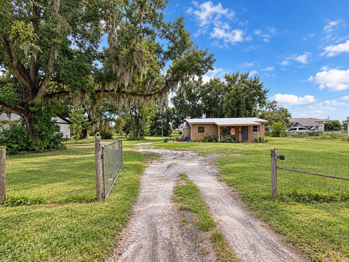 1800 Crawford Ave., St Cloud, FL 34769