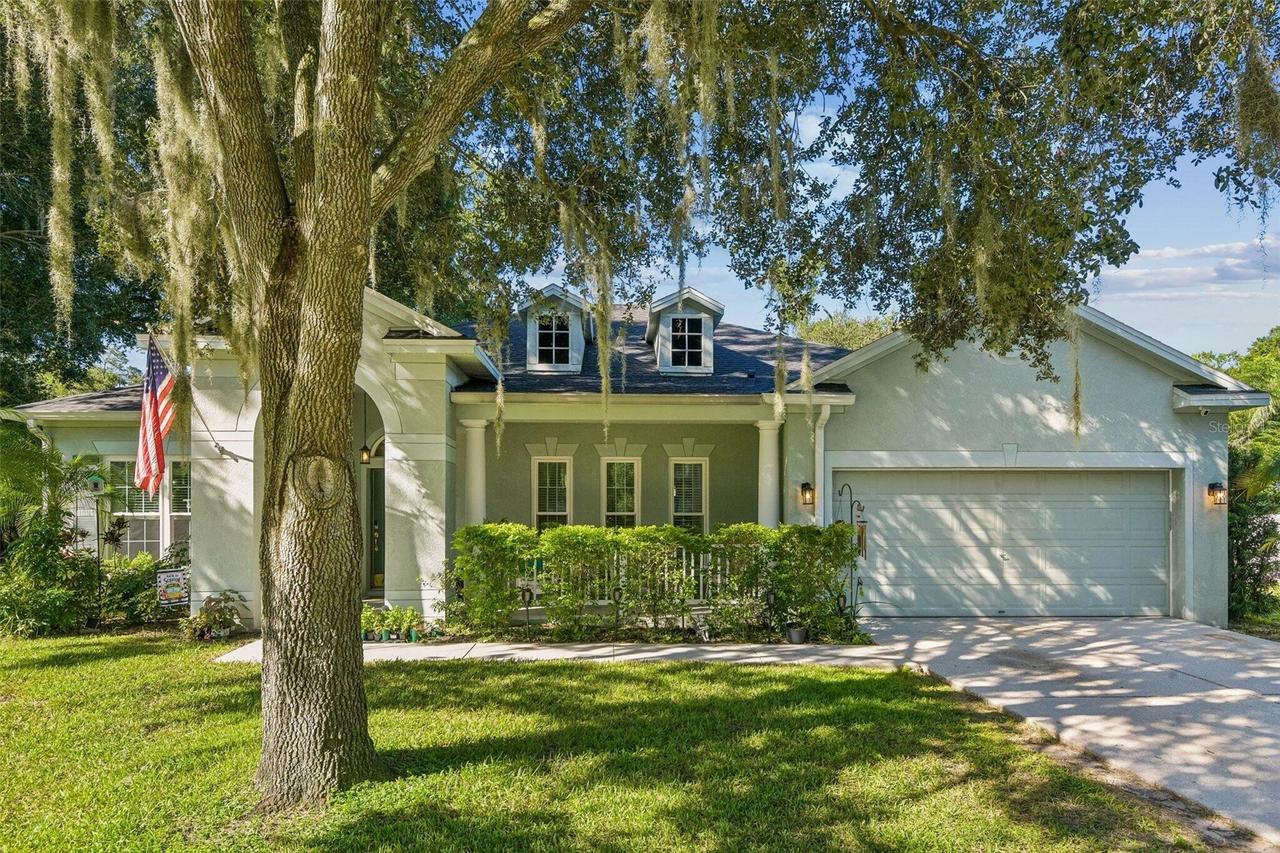 1535 Rolling Meadow Dr., Valrico, FL 33594