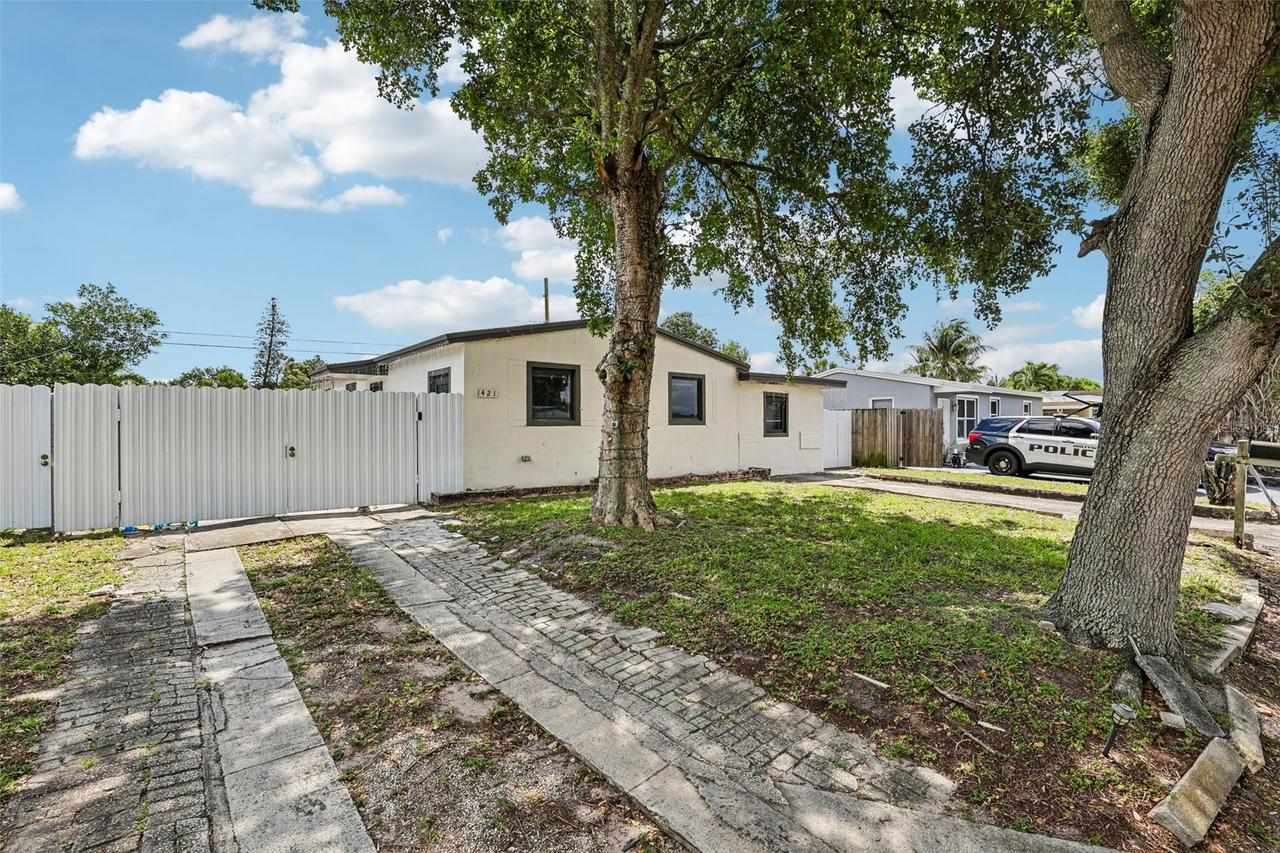 1421 N 68th Ter., Hollywood, FL 33024