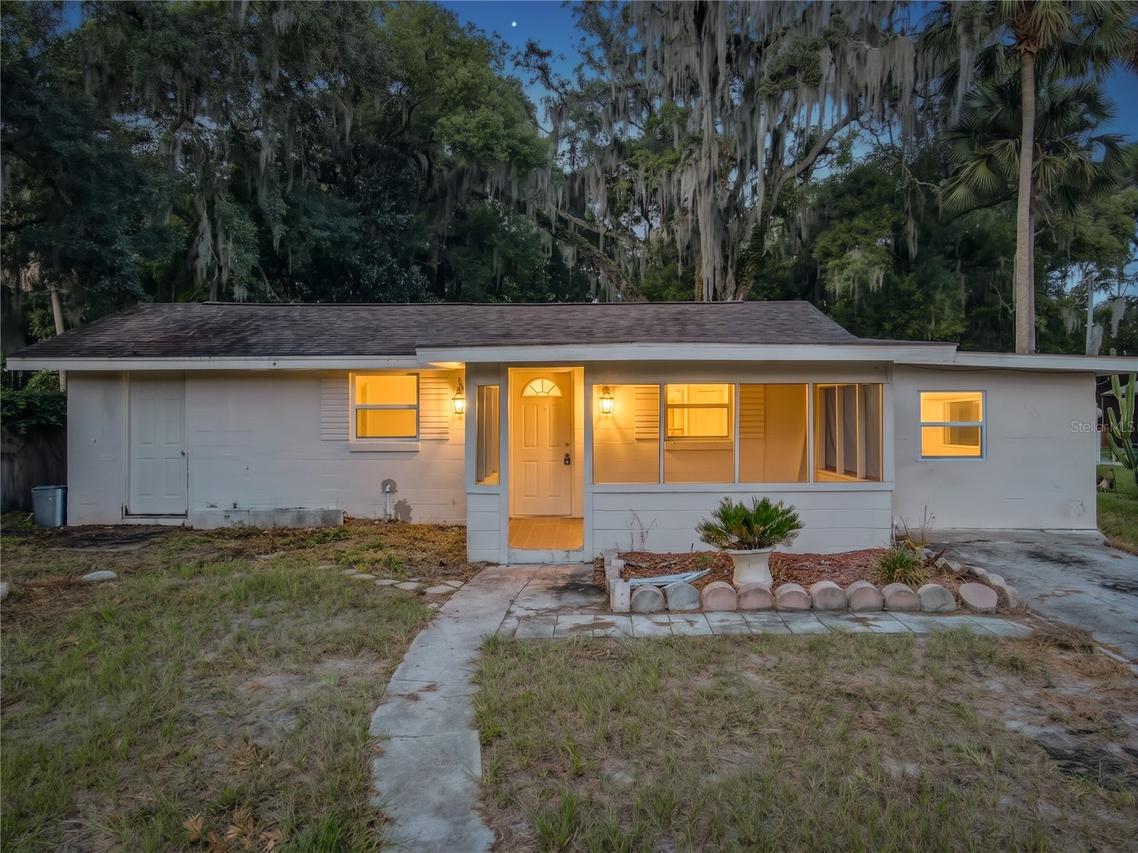 318 S Massachusetts Ave., Deland, FL 32724