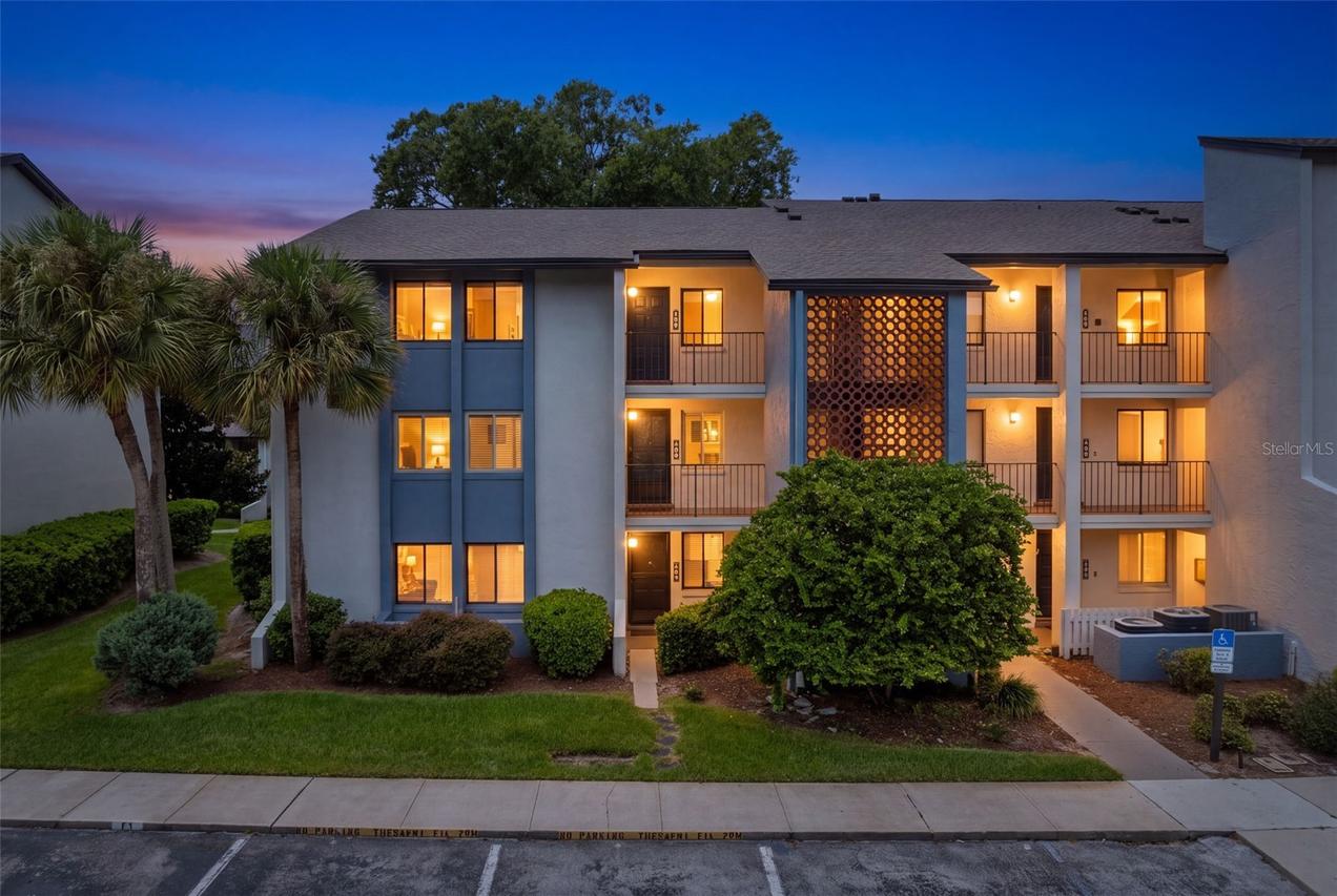 11 Escondido Cir. #108, Altamonte Springs, FL 32701