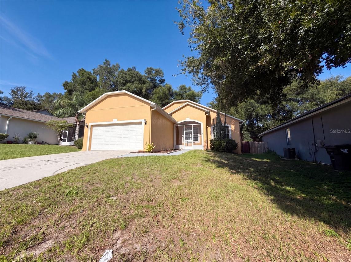 826 Hilly Bend Dr., Apopka, FL 32712