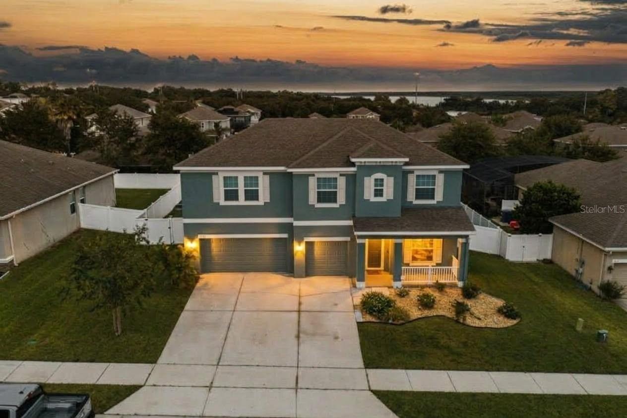 3026 Zander Dr., Grand Island, FL 32735