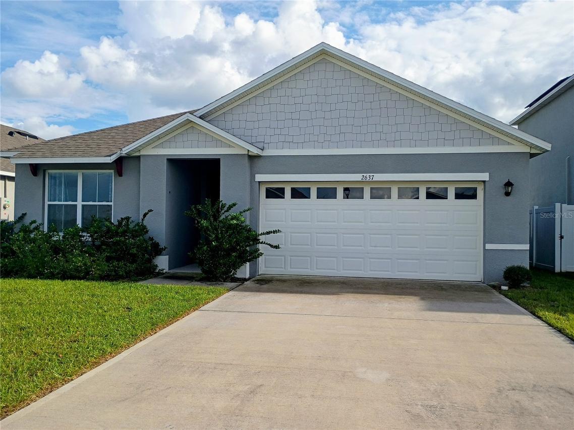 2637 Rowan St., Tavares, FL 32778